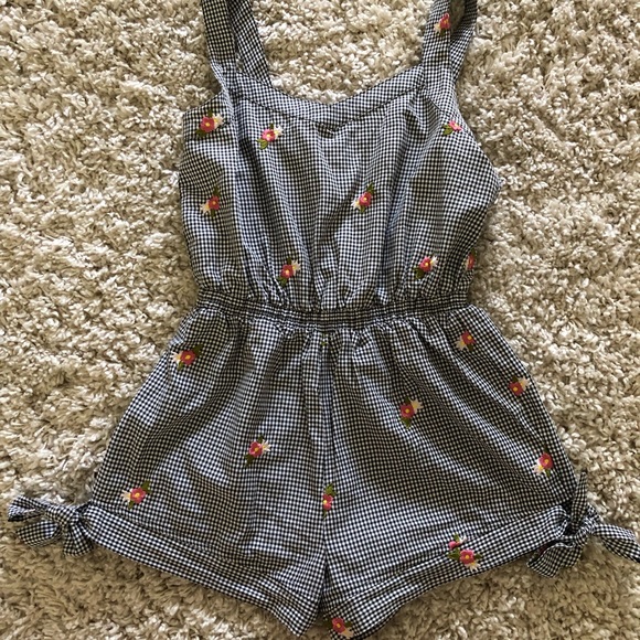 Gingham romper - Picture 1 of 3